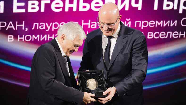 Лауреаты Научной премии Сбера